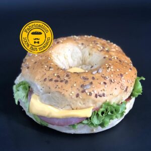 BAGEL crème cheese, salade, Tomate, cheddar, Bacon