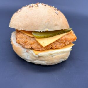 BURGER cheddar, sce burger, cornichon, poulet pané
